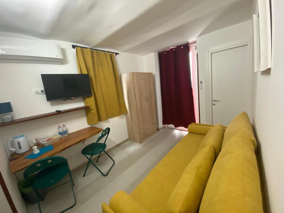 Touristhouse Monopoli 10 Bed & Breakfast Exterior foto