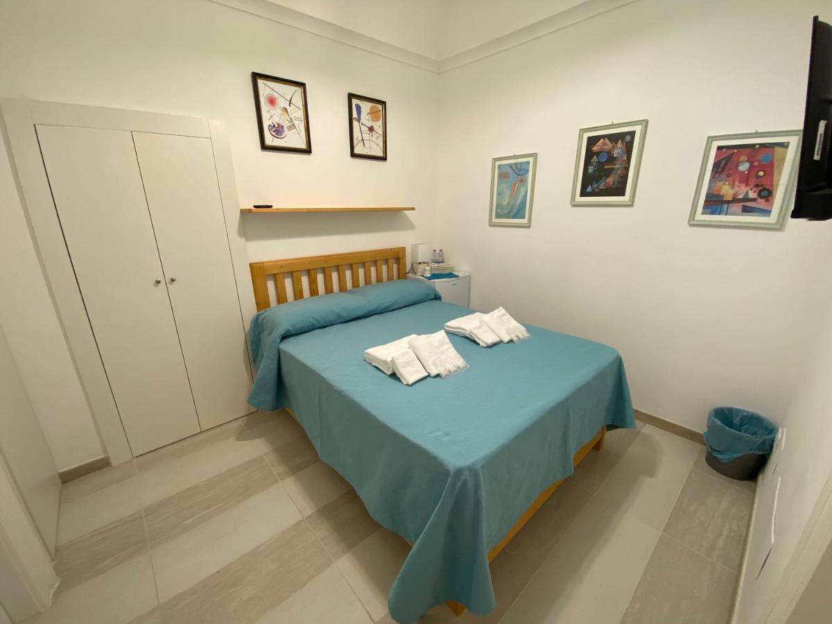 Touristhouse Monopoli 10 Bed & Breakfast Exterior foto